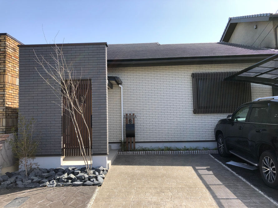 モダン-シンプルモダン-ナチュラルモダン-外構-庭-駐車場-スタンプコンクリート-デザインコンクリート-外溝-門-塀